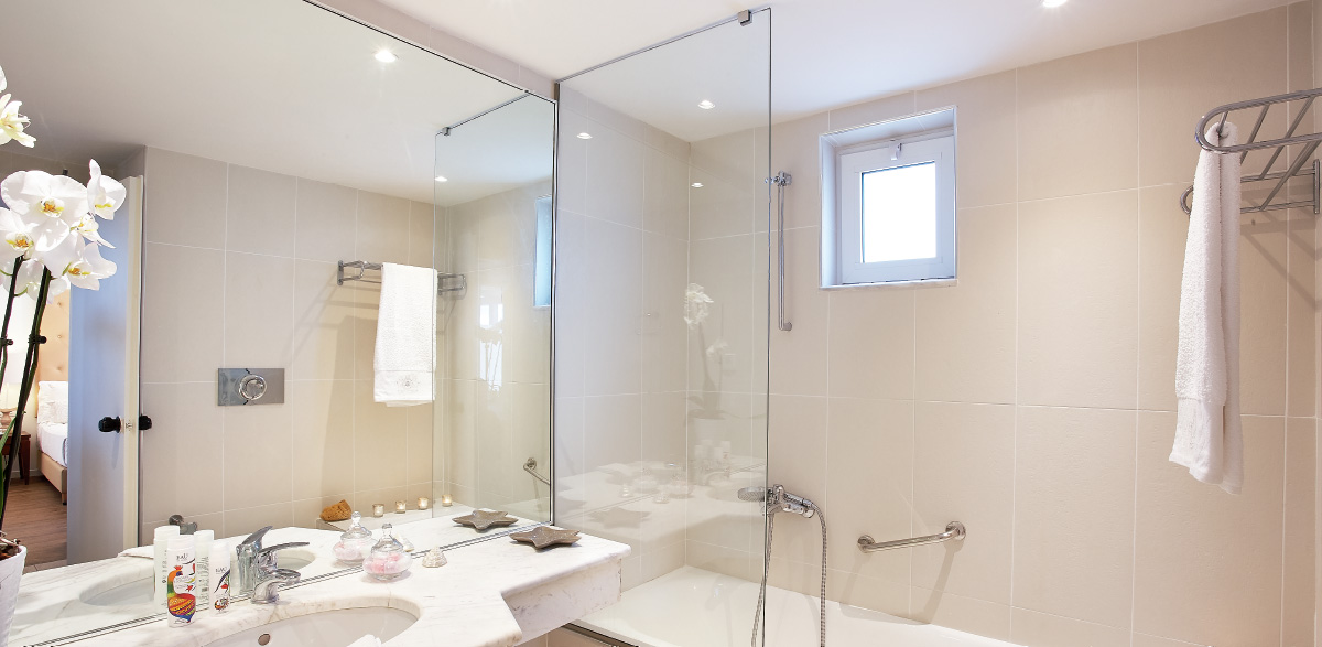 03-luxury-bathroom-two-bedroom-apartment-grand-leoniki-residence-crete