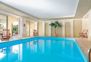 04-grand-leoniki-residence-in-crete-spa-facilities-pool