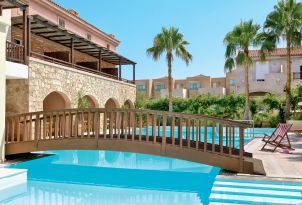 12-grand-leoniki-residence-accommodation-pool-in-crete