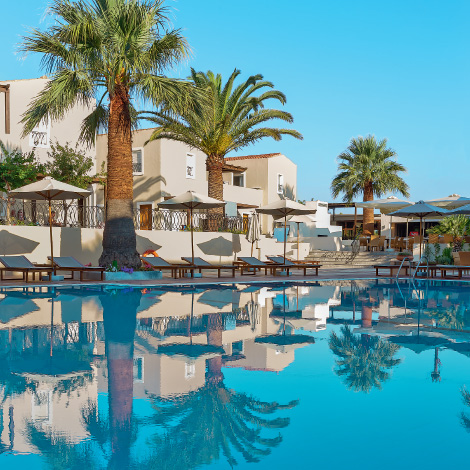 01-pools-beach-in-grand-leoniki-residence-crete - 